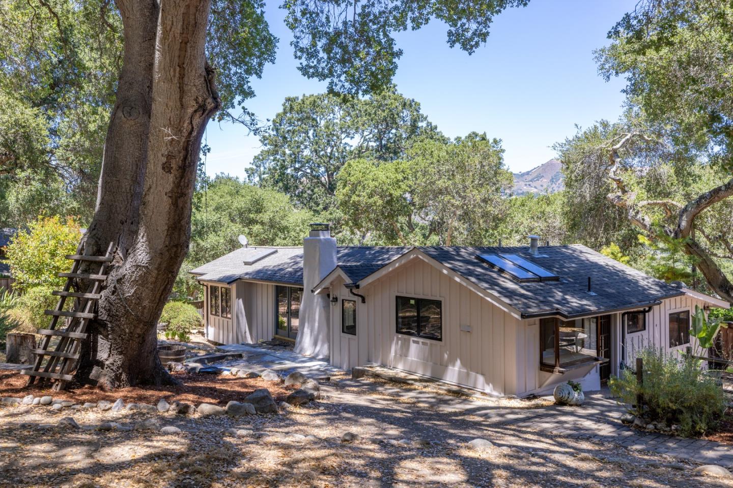 Front Image Thumbnail for ML82015502