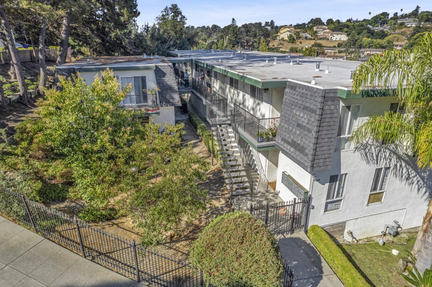 Front Image Thumbnail for ML82015528