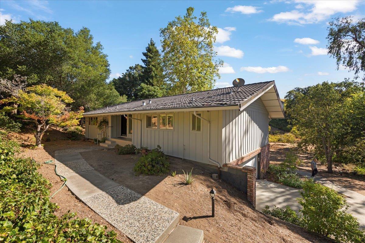 Front Image Thumbnail for ML82015687