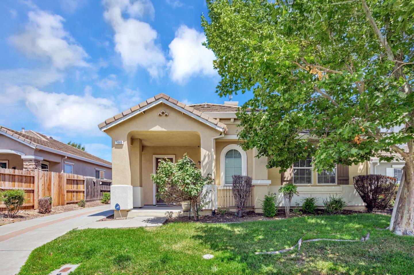 Front Image Thumbnail for ML82015707