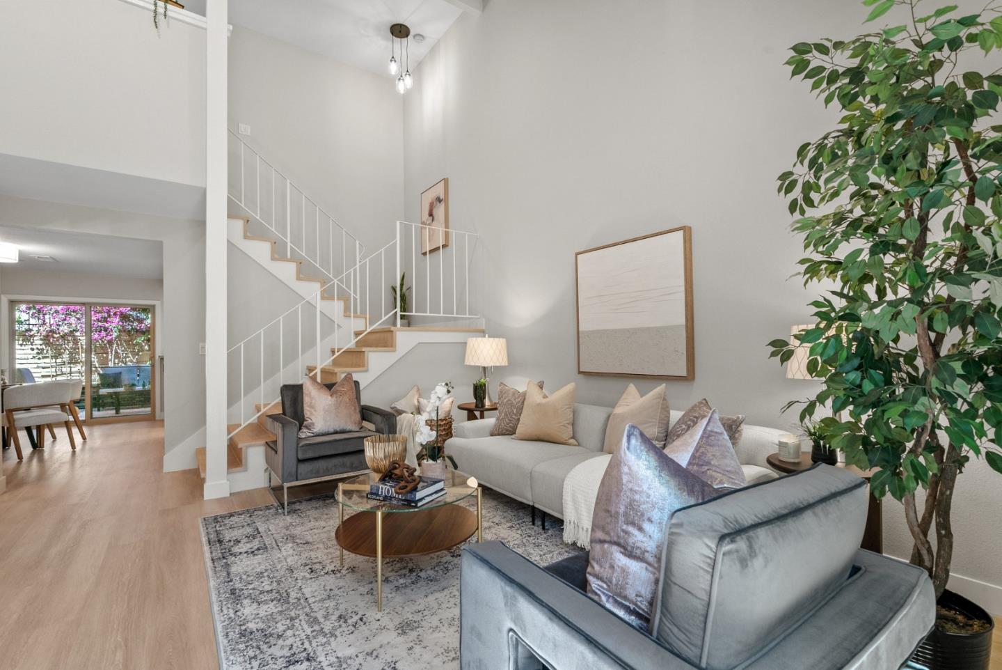 Front Image Thumbnail for ML82015709