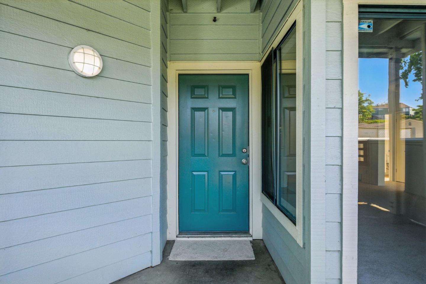 Front Image Thumbnail for ML82015941