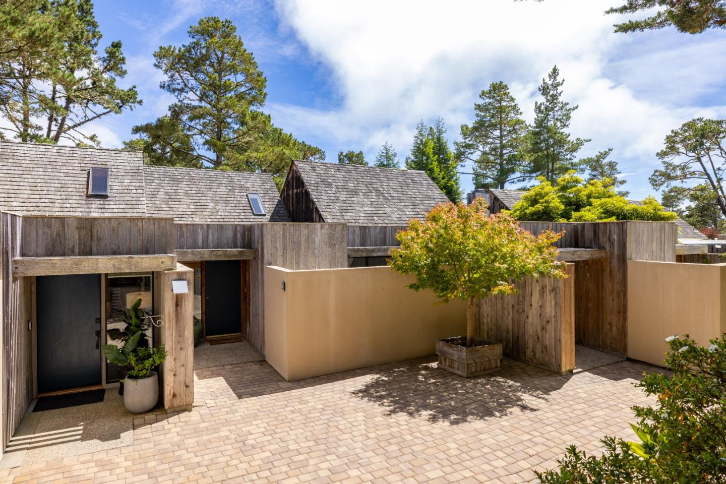 Front Image Thumbnail for ML82015987