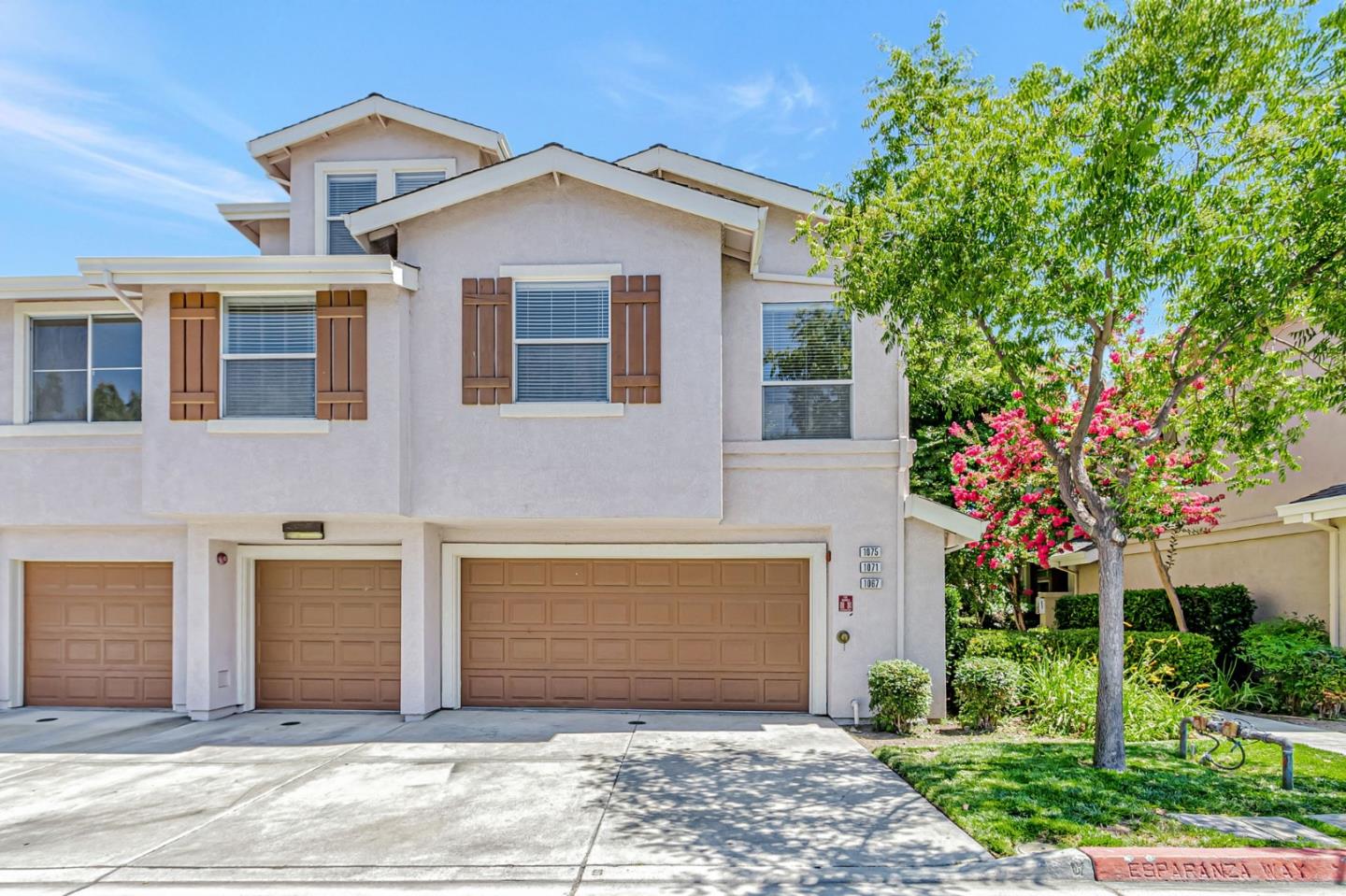 Front Image Thumbnail for ML82016025