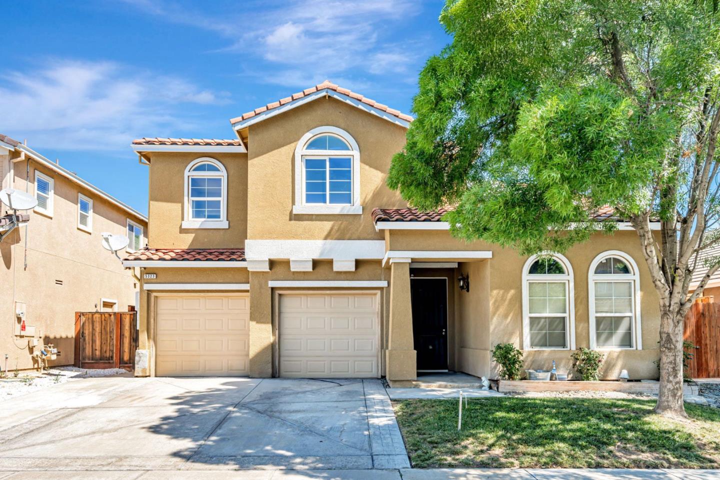 Front Image Thumbnail for ML82016043