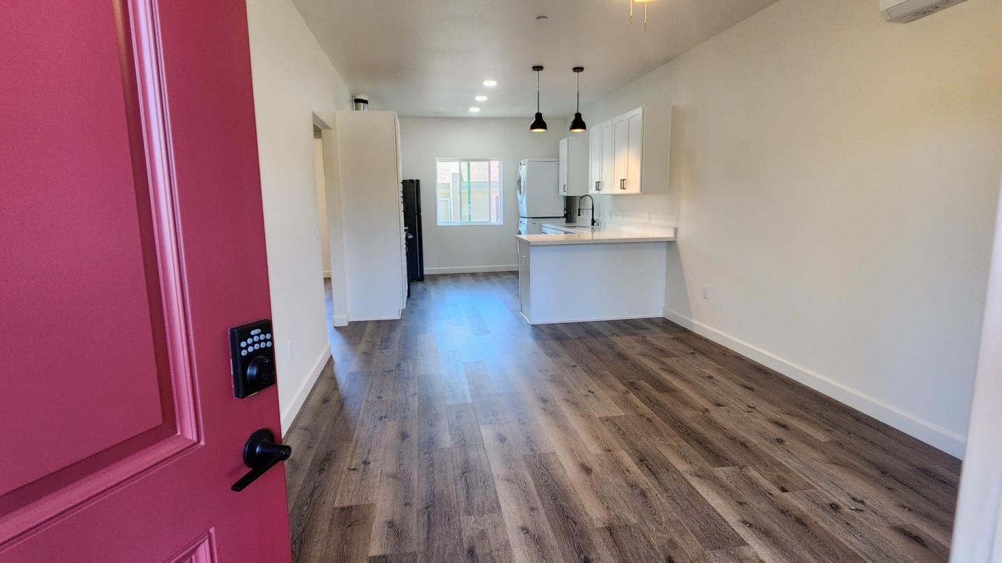 Front Image Thumbnail for ML82016058