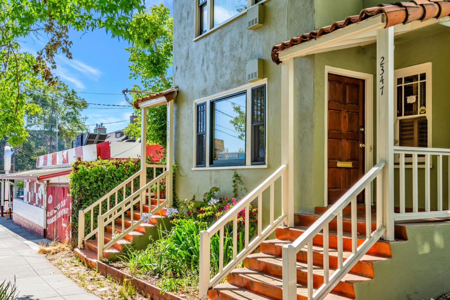 Front Image Thumbnail for ML82016196