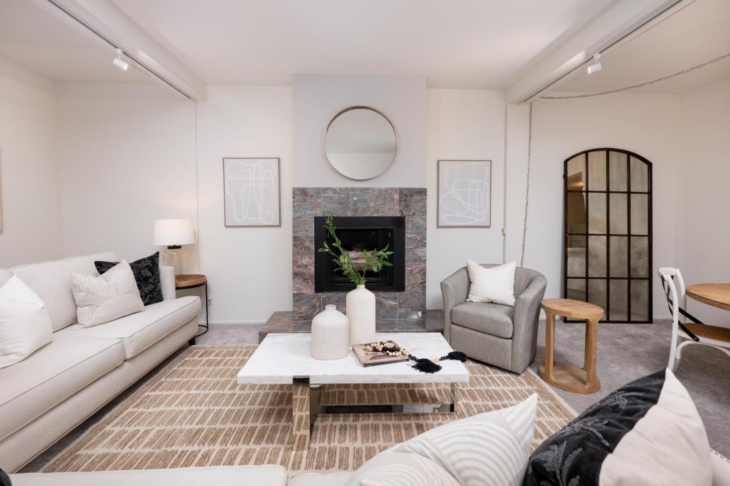 Front Image Thumbnail for ML82016199