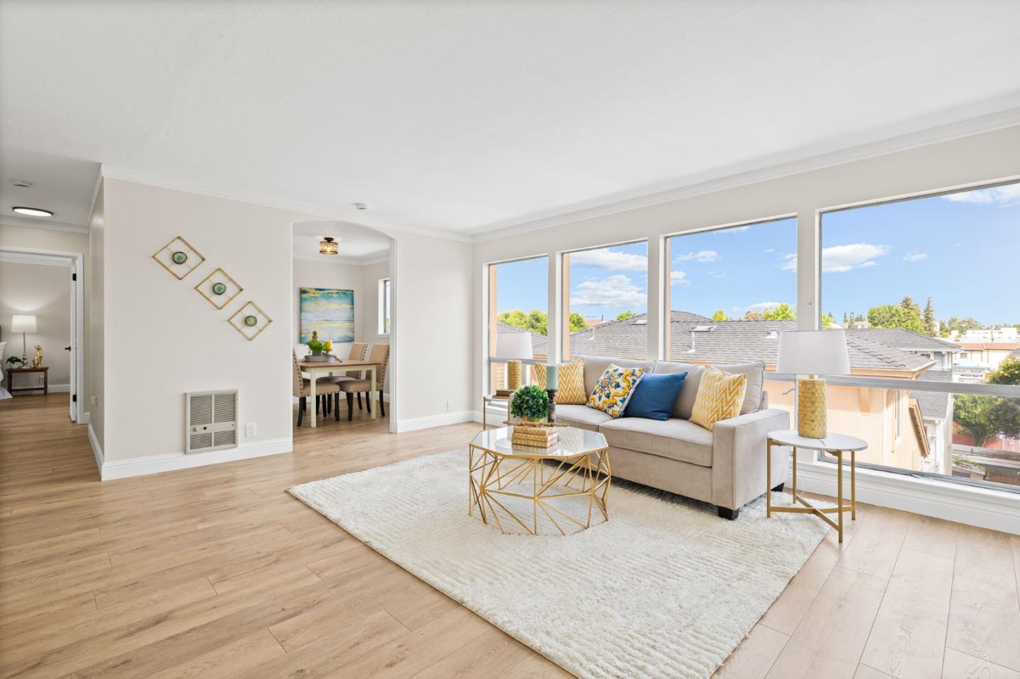 Front Image Thumbnail for ML82016247