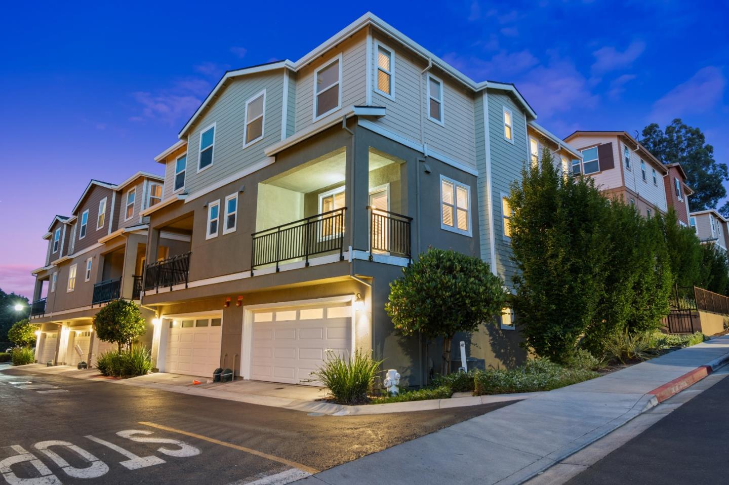 Front Image Thumbnail for ML82016303