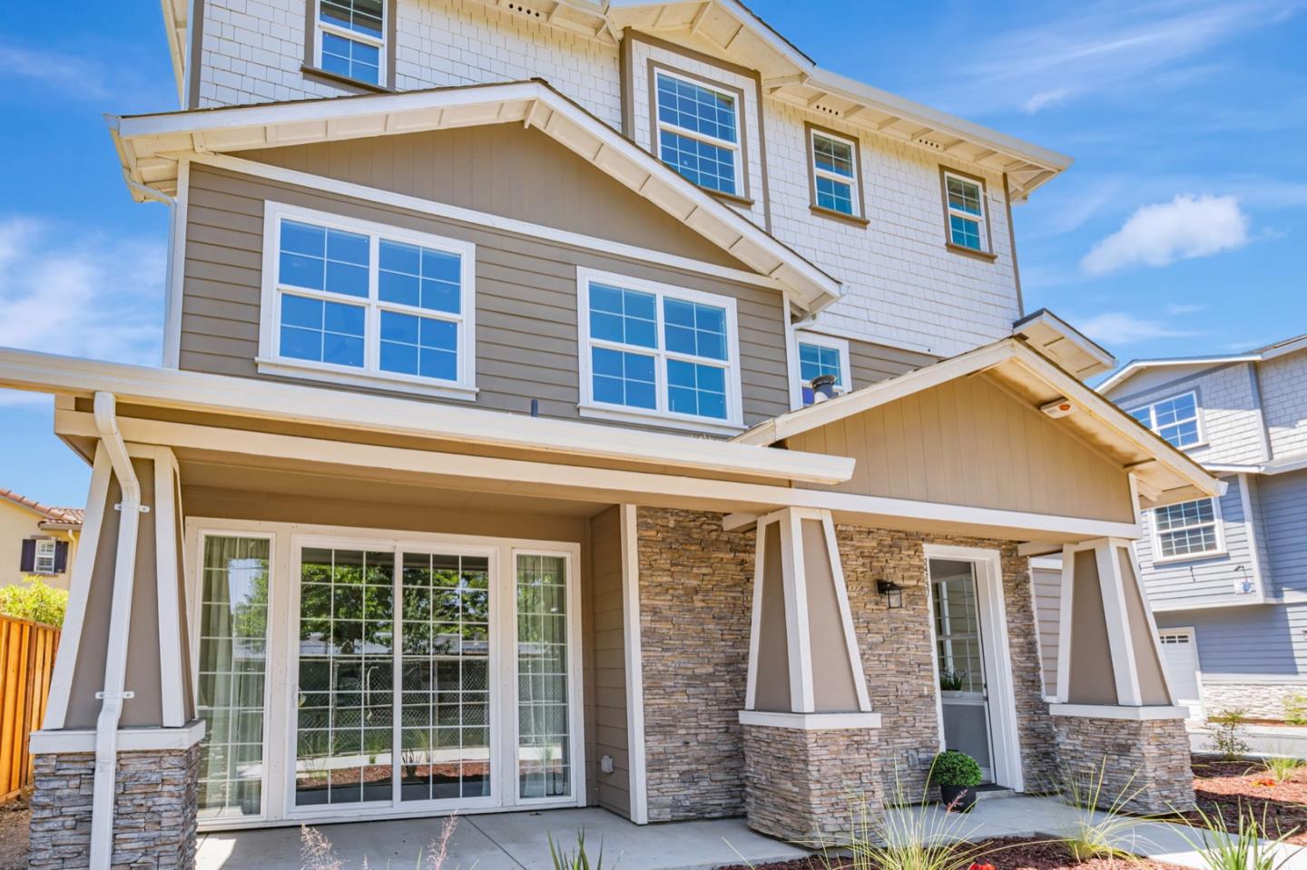 Front Image Thumbnail for ML82016307