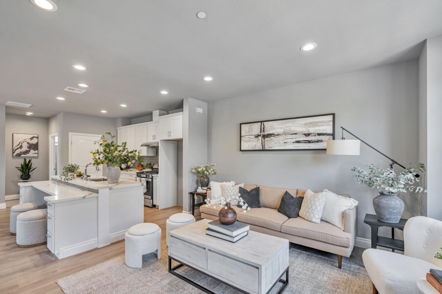 Front Image Thumbnail for ML82016315