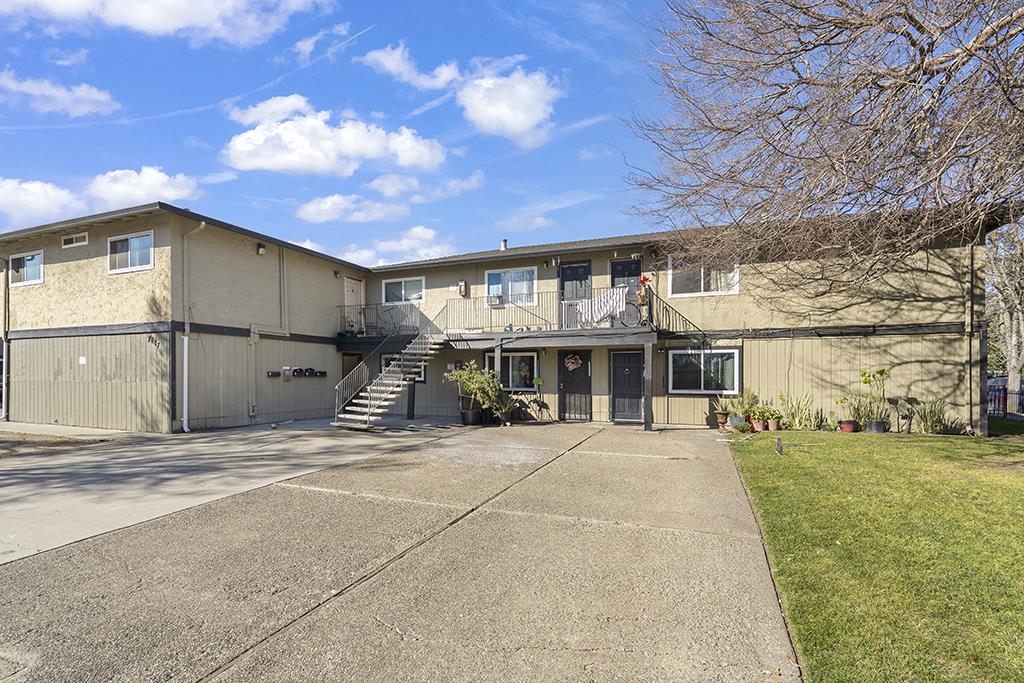 Front Image Thumbnail for ML82016318