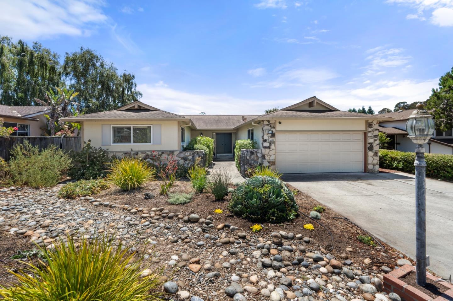 Front Image Thumbnail for ML82016374