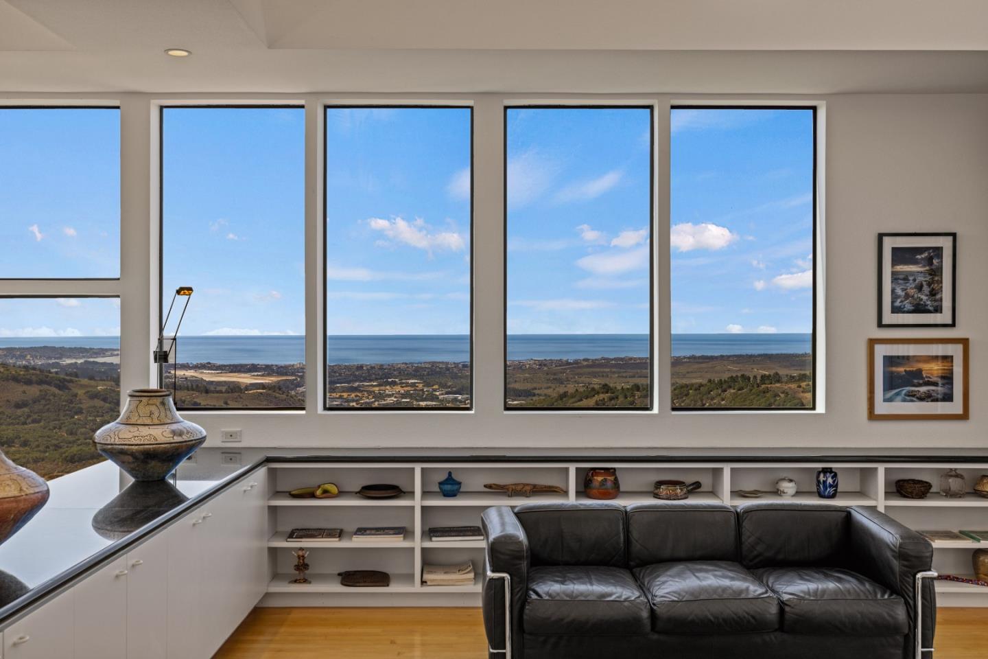 Front Image Thumbnail for ML82016406