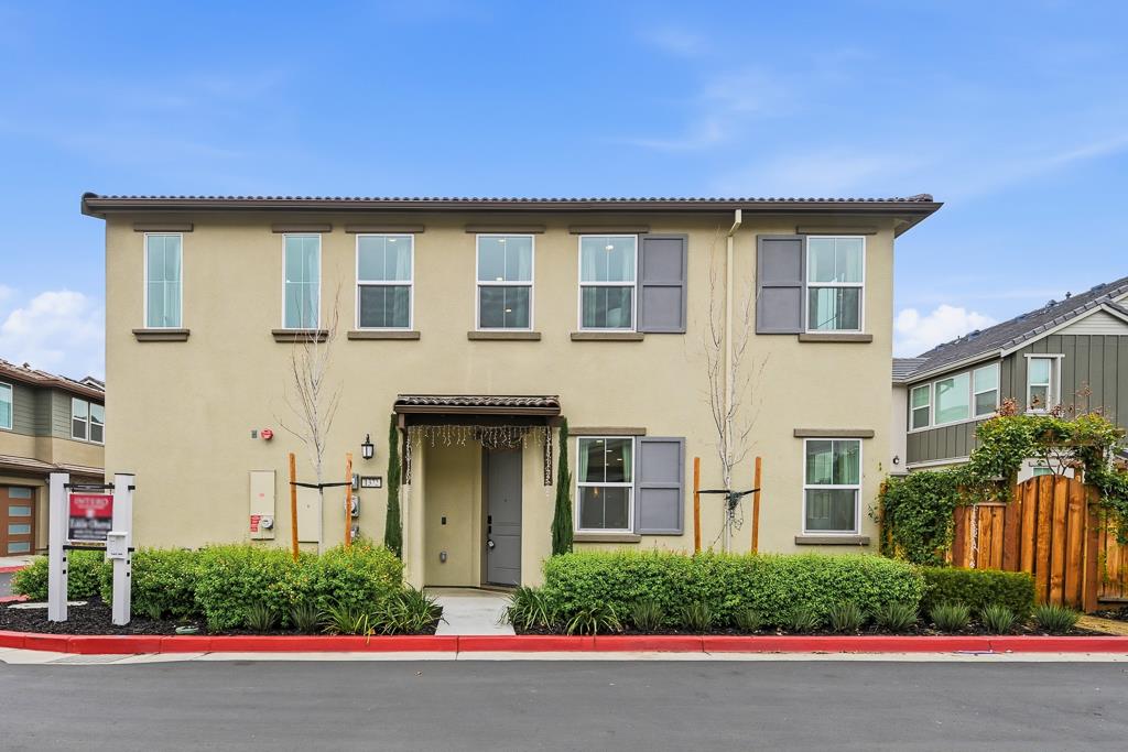 Front Image Thumbnail for ML82016661