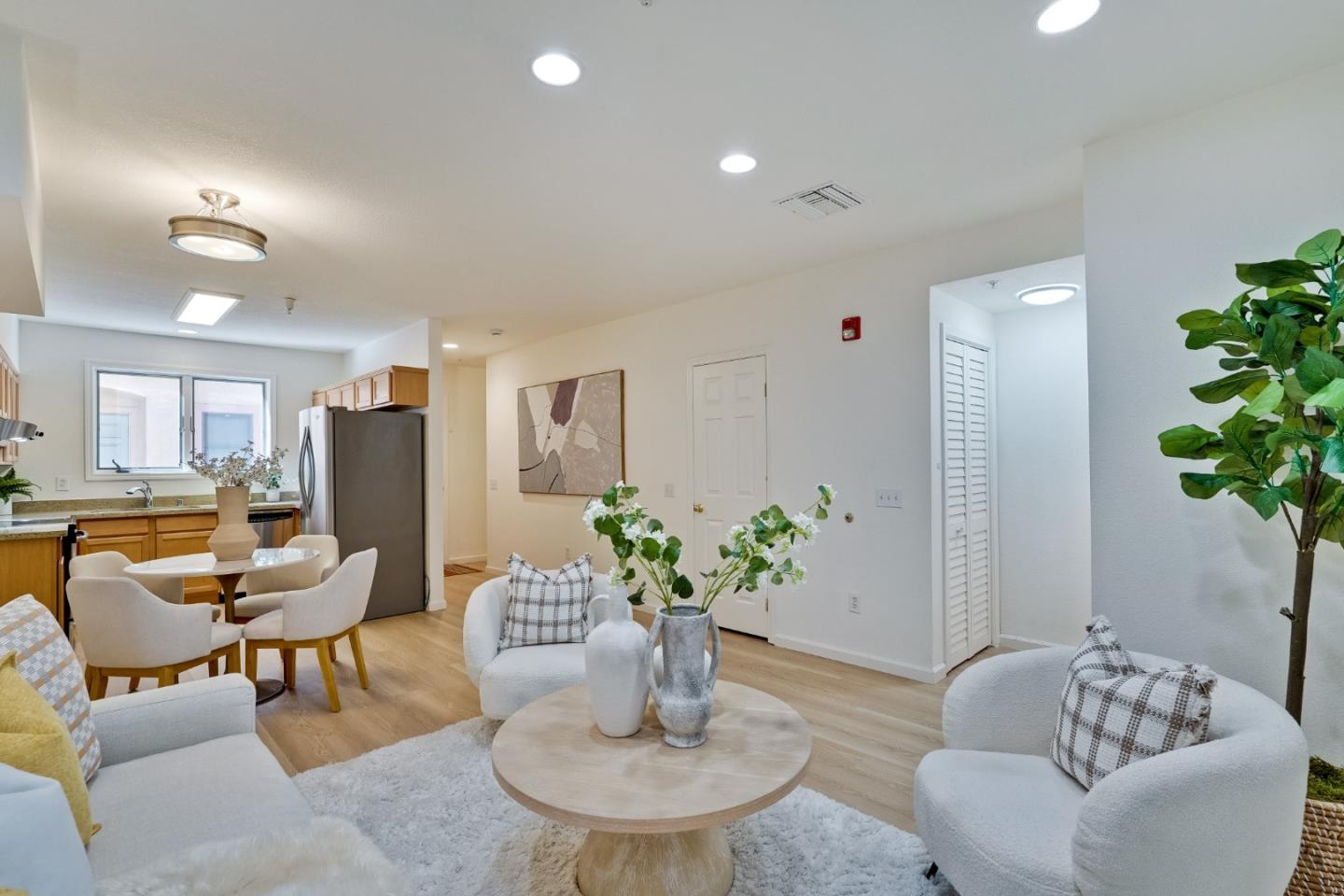 Front Image Thumbnail for ML82016831