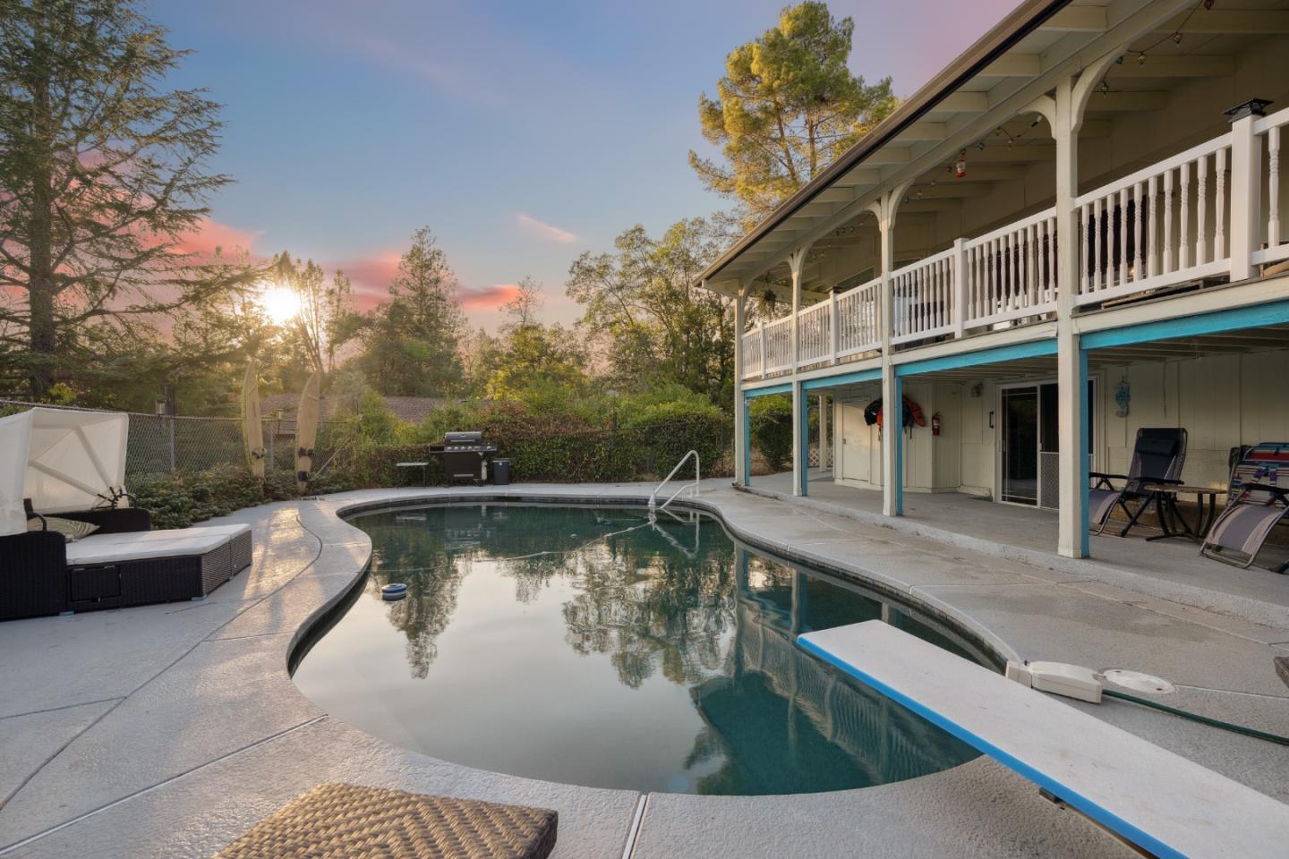 Front Image Thumbnail for ML82016858