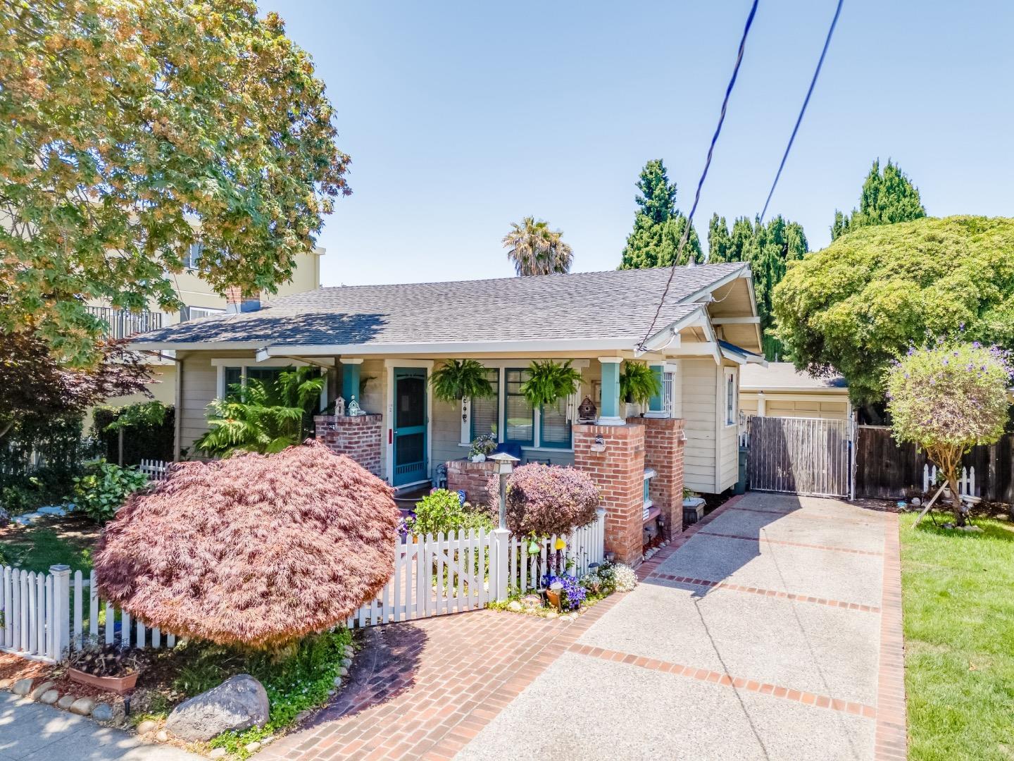 Front Image Thumbnail for ML82016935