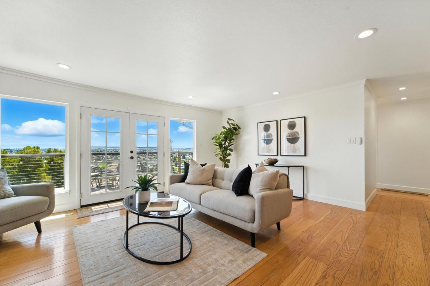 Front Image Thumbnail for ML82017001