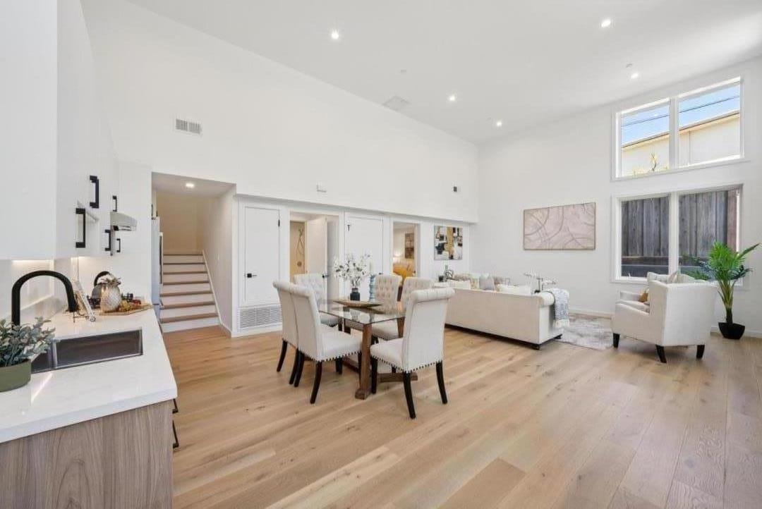 Front Image Thumbnail for ML82017055