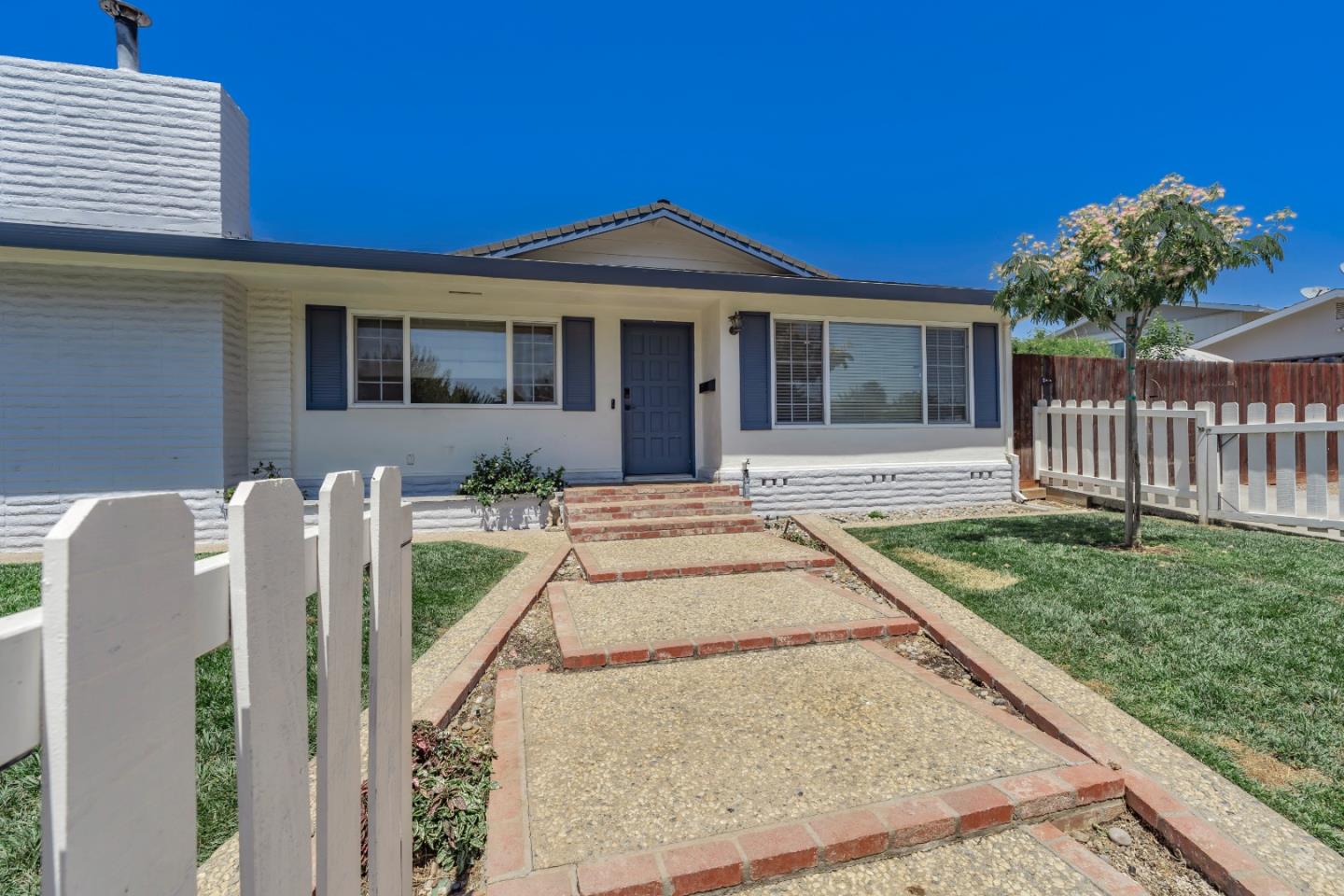 Front Image Thumbnail for ML82017060