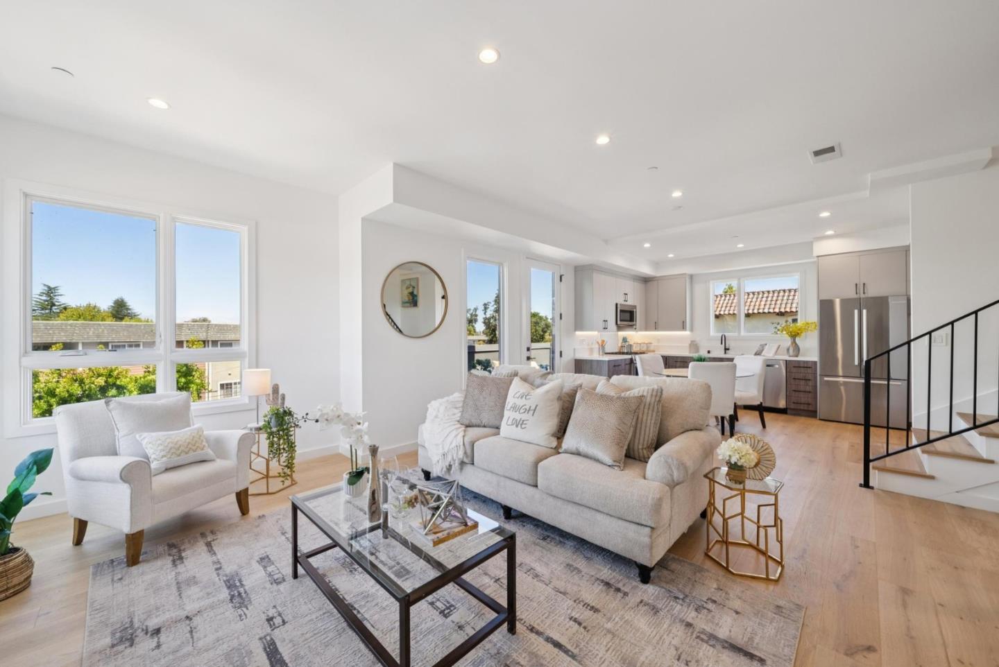 Front Image Thumbnail for ML82017077