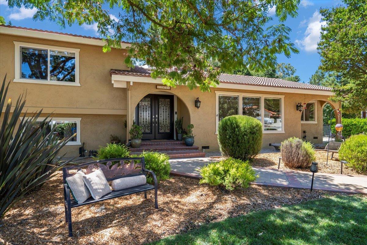 Front Image Thumbnail for ML82017176