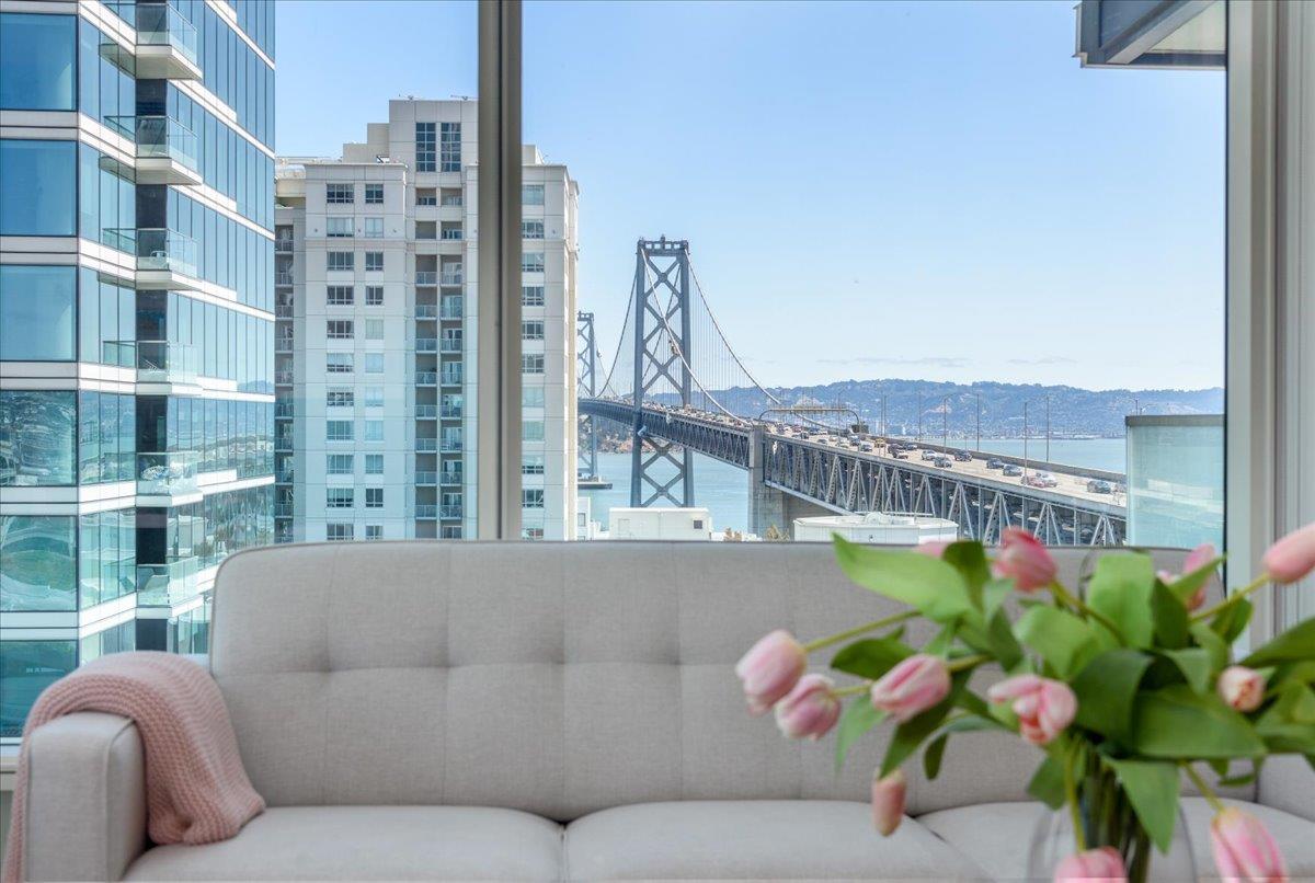 Front Image Thumbnail for ML82017189