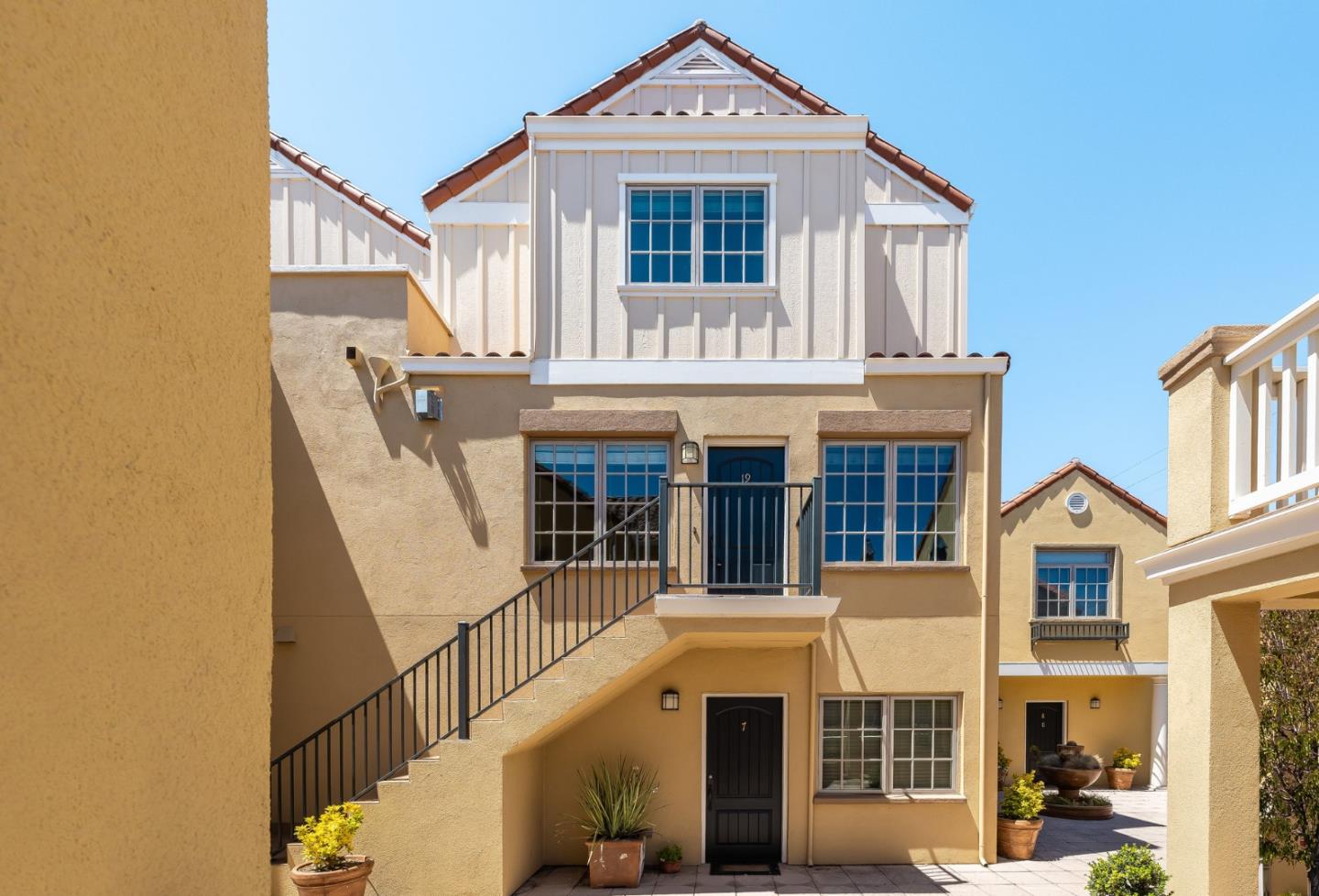 Front Image Thumbnail for ML82017442