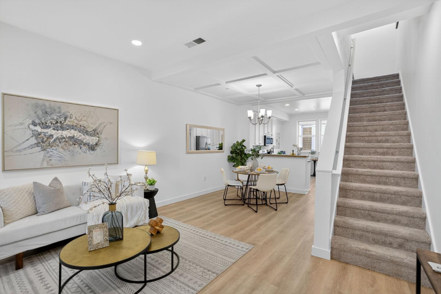 Front Image Thumbnail for ML82017638