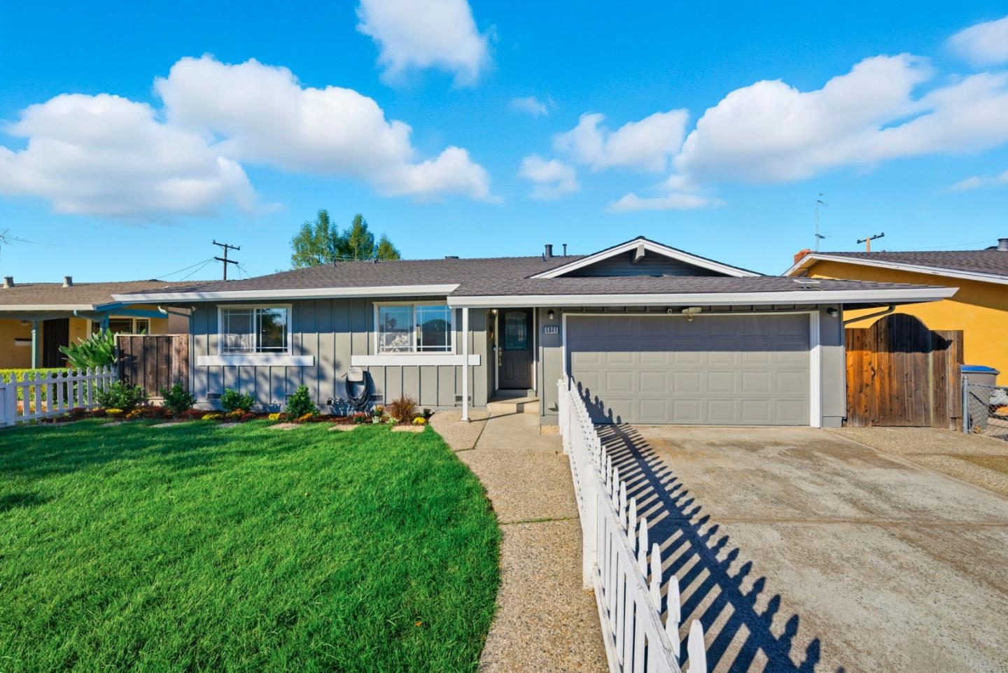 Front Image Thumbnail for ML82017676