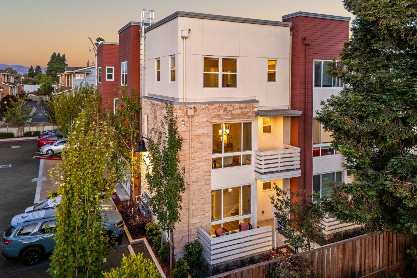 Front Image Thumbnail for ML82017800