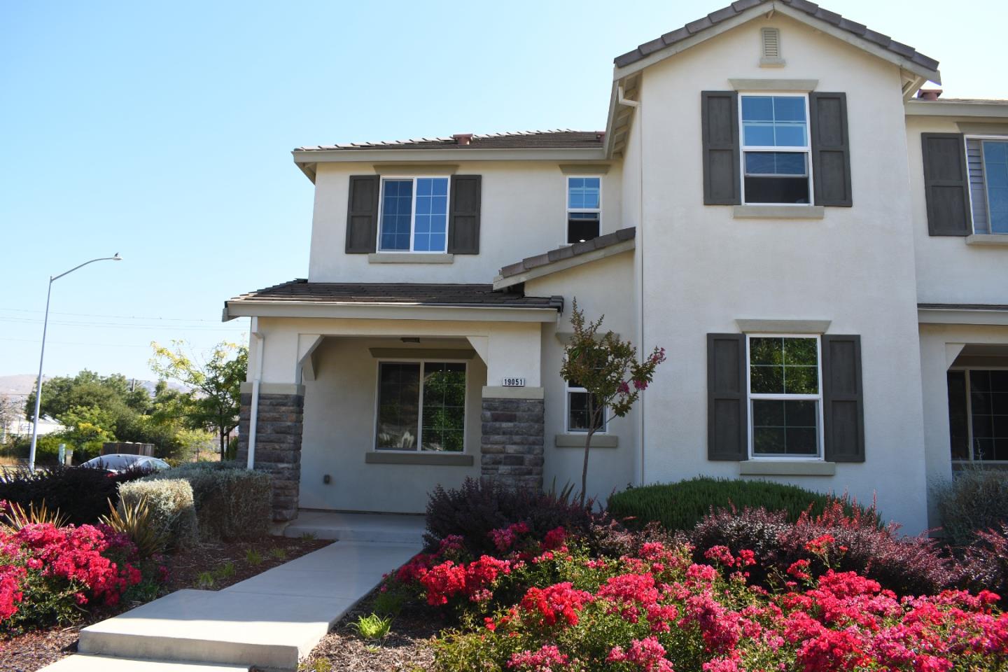 Front Image Thumbnail for ML82017920