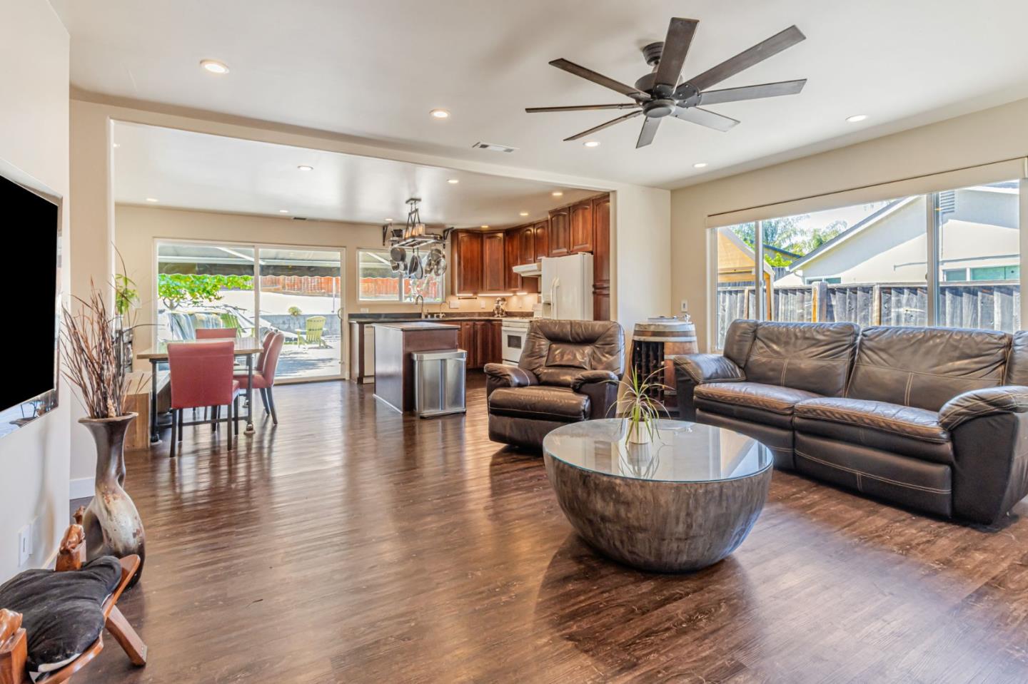 Front Image Thumbnail for ML82018040