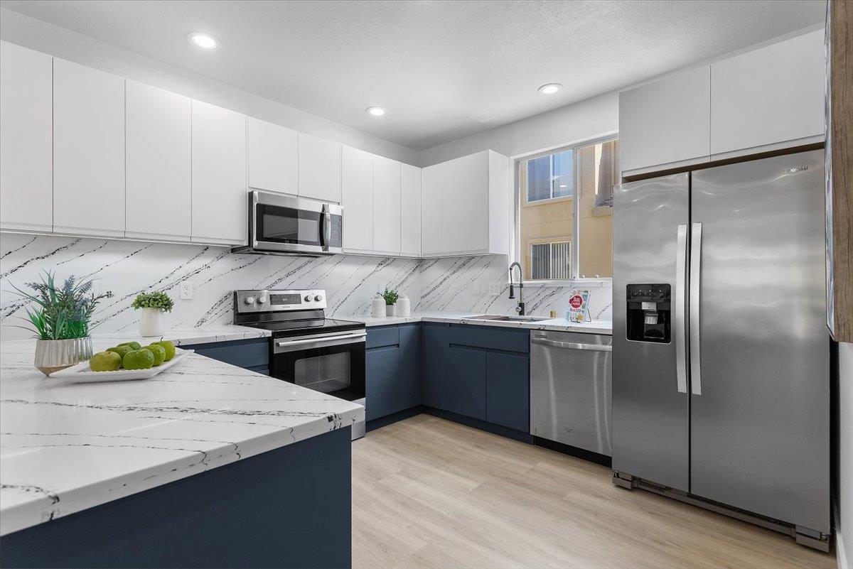 Front Image Thumbnail for ML82018059