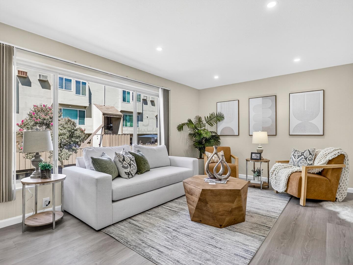 Front Image Thumbnail for ML82018117