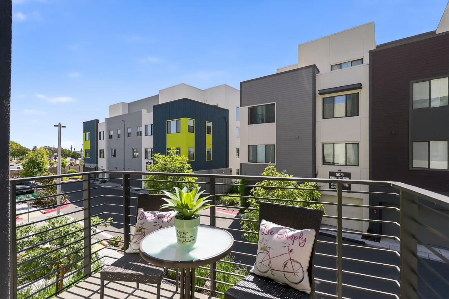 Front Image Thumbnail for ML82018169