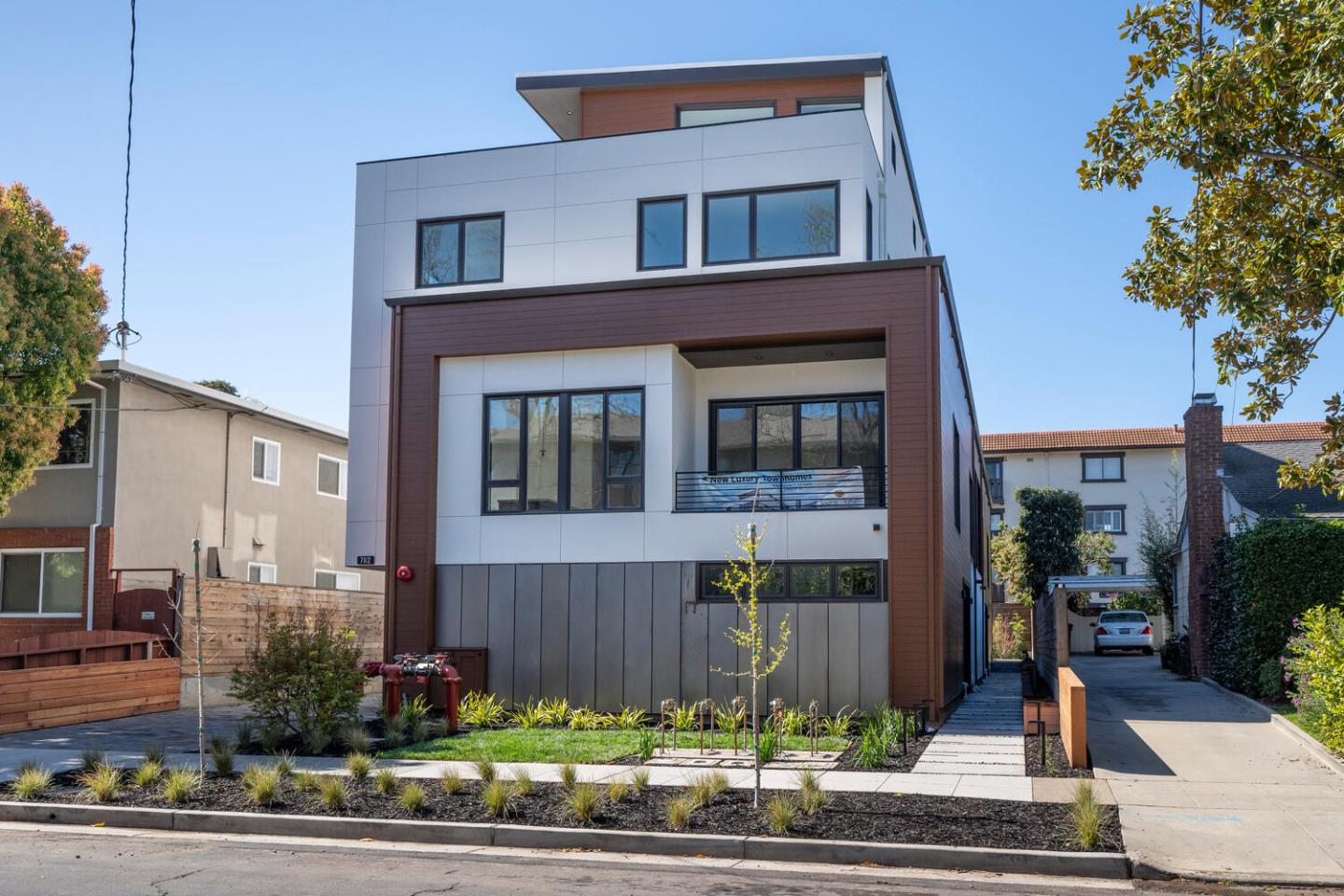 Front Image Thumbnail for ML82018216