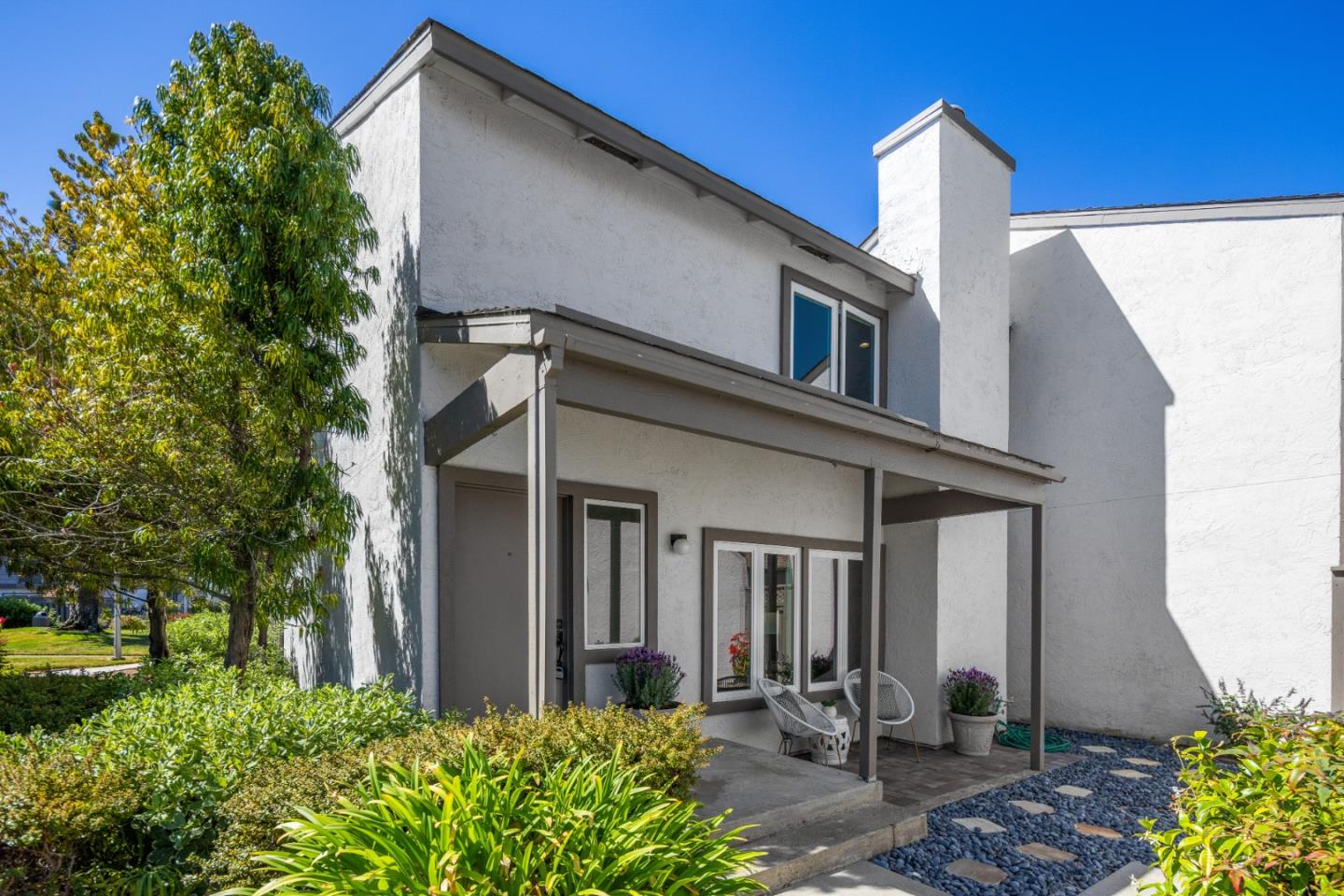 Front Image Thumbnail for ML82018235