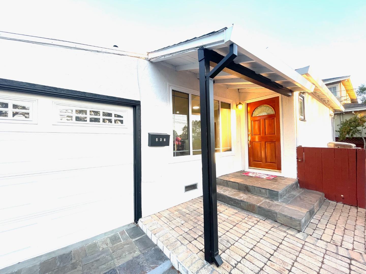 Front Image Thumbnail for ML82018316