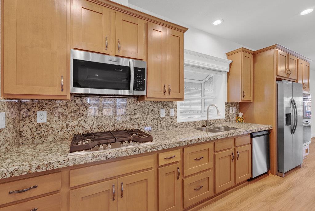 Front Image Thumbnail for ML82018511