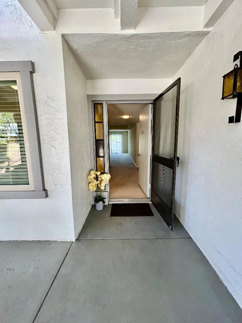 Front Image Thumbnail for ML82018703