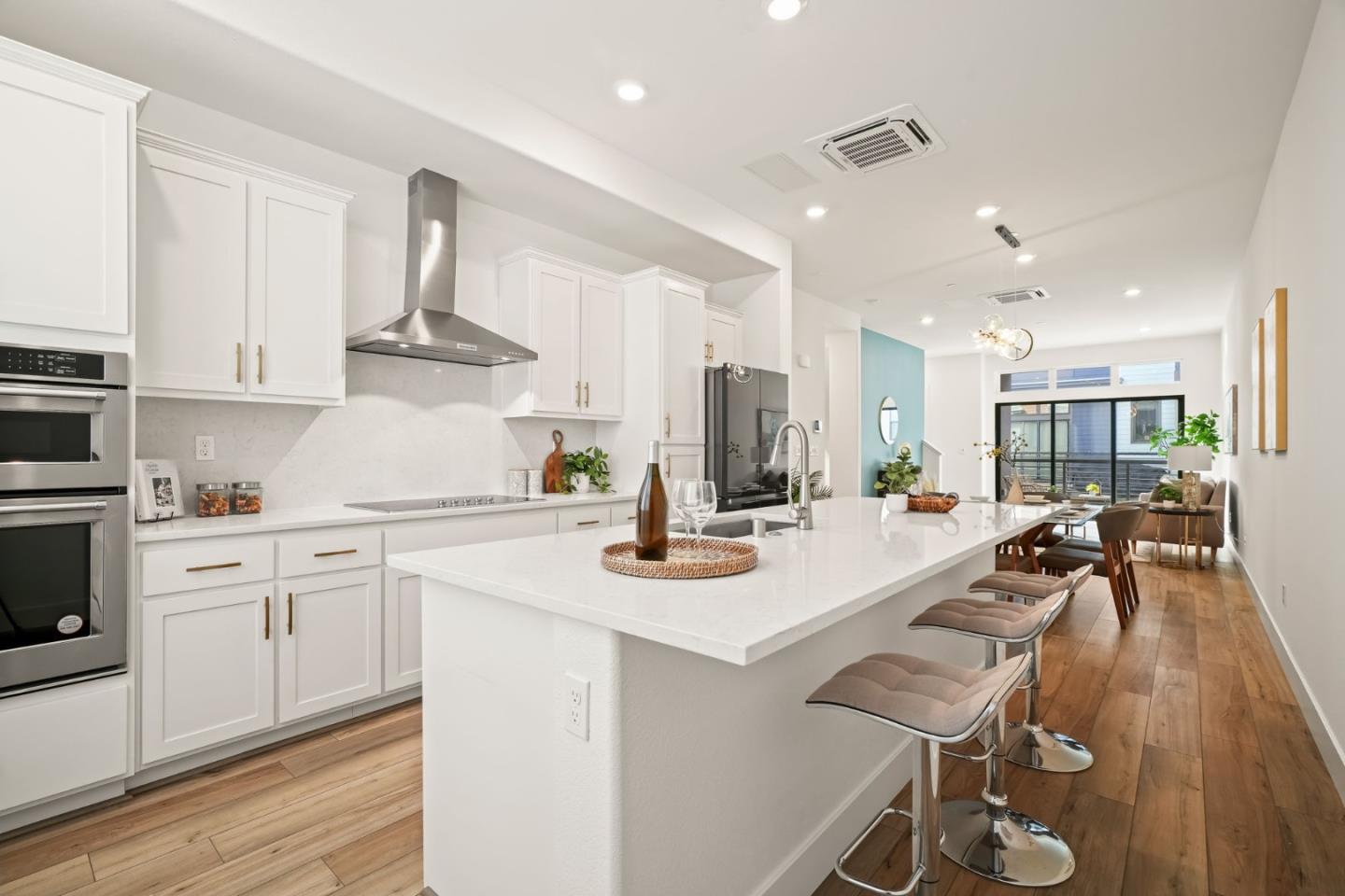 Front Image Thumbnail for ML82018709