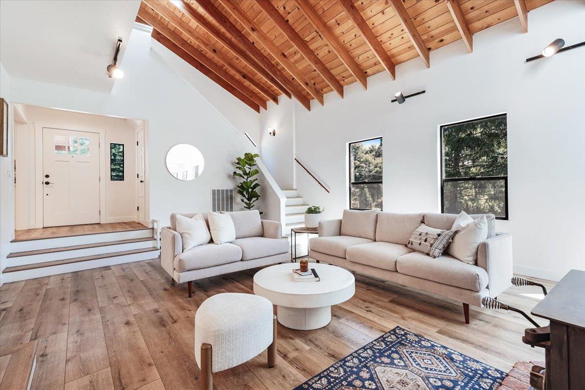 Front Image Thumbnail for ML82018744