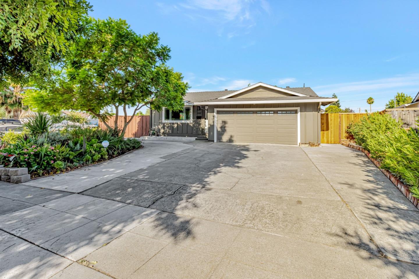 Front Image Thumbnail for ML82018818