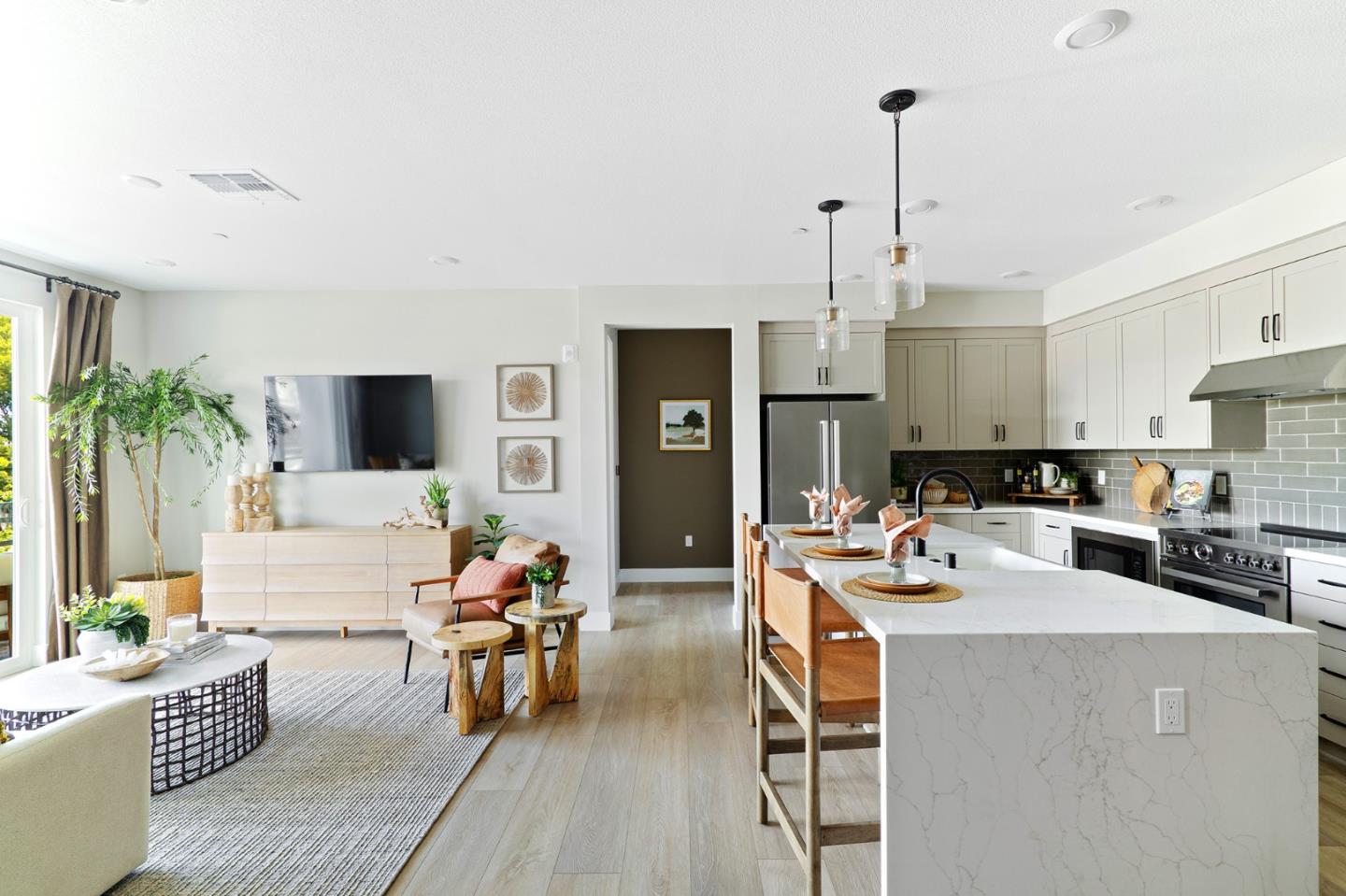 Front Image Thumbnail for ML82018827