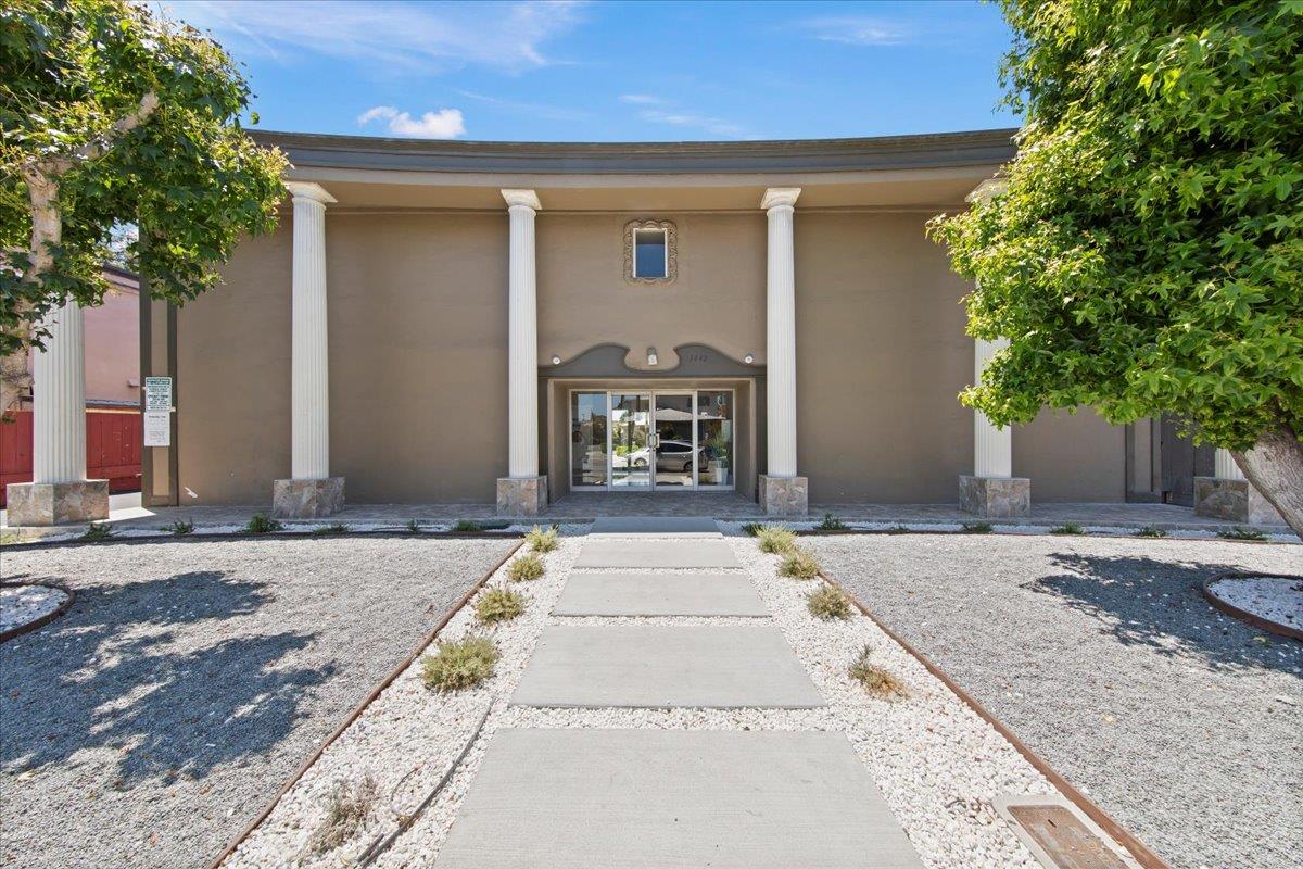 Front Image Thumbnail for ML82018906