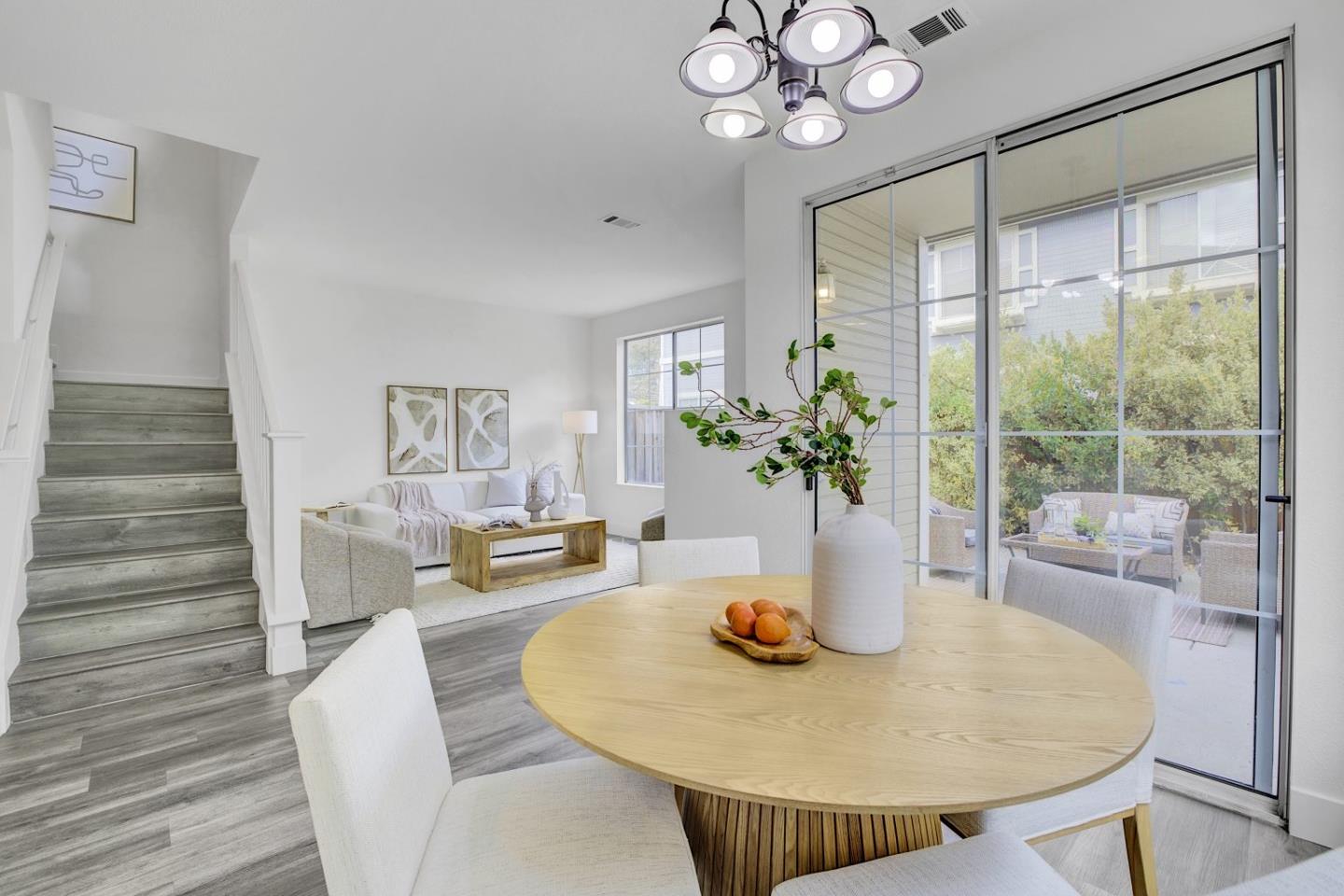 Front Image Thumbnail for ML82018908