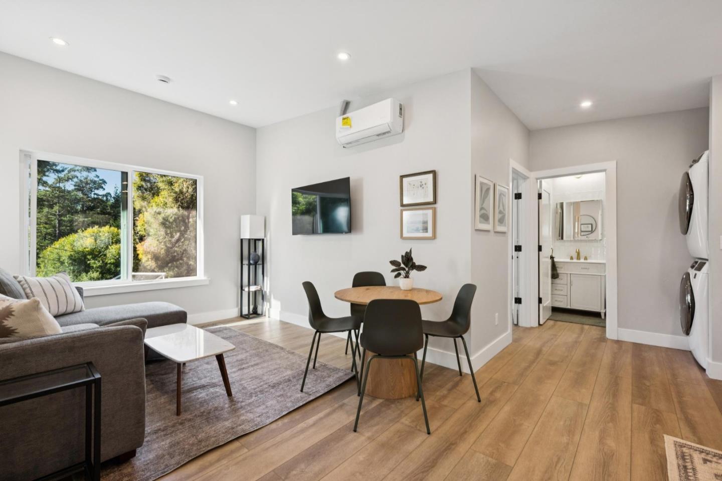 Front Image Thumbnail for ML82018909